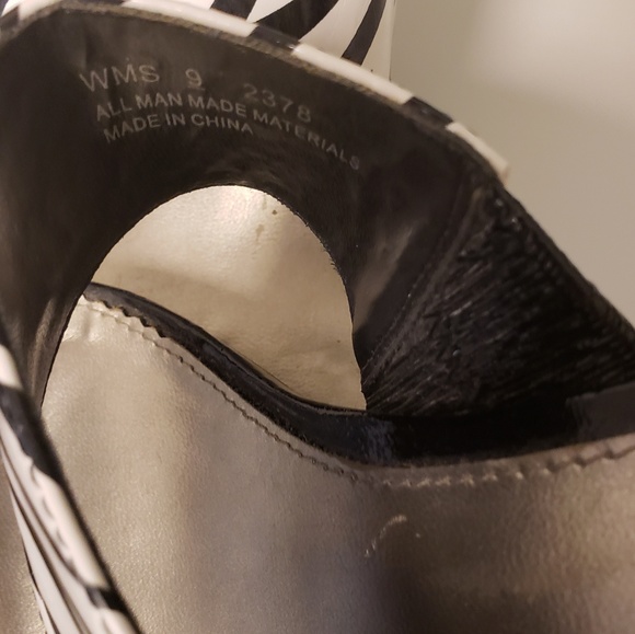 Cato zebra sandal with 3.5 inch heel. Size 9 - Picture 3 of 4